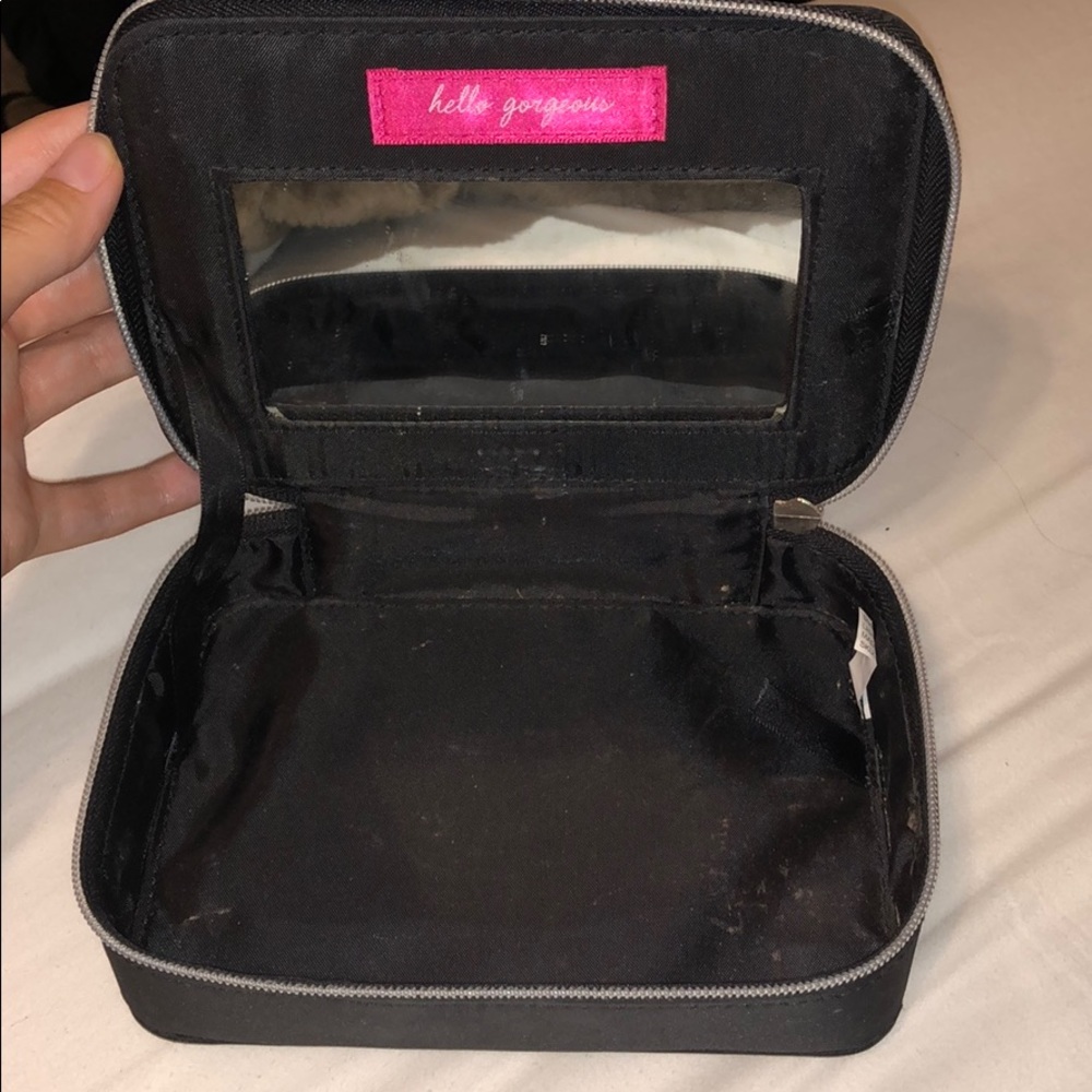 Makeup Case - Picture 2 of 3